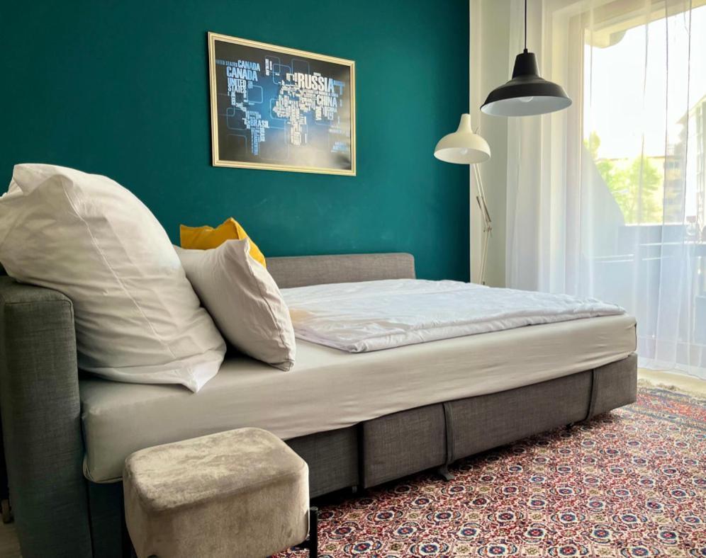 Living At Saarpartments -Adultsonly- 2 Bedrooms, Kitchen - Business & Holiday Apartments For Long- And Short Term Stay, 3 Min To Train Station, Secure E-Bike Parking! Саарбрюккен Экстерьер фото