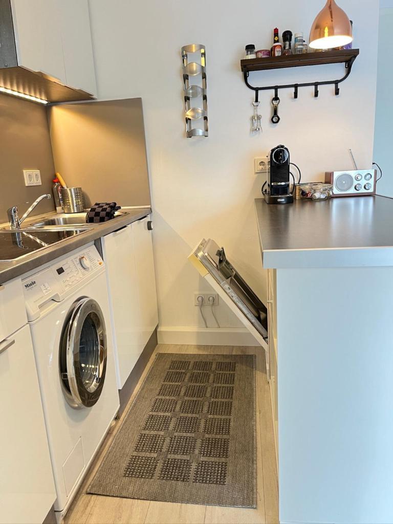 Living At Saarpartments -Adultsonly- 2 Bedrooms, Kitchen - Business & Holiday Apartments For Long- And Short Term Stay, 3 Min To Train Station, Secure E-Bike Parking! Саарбрюккен Экстерьер фото
