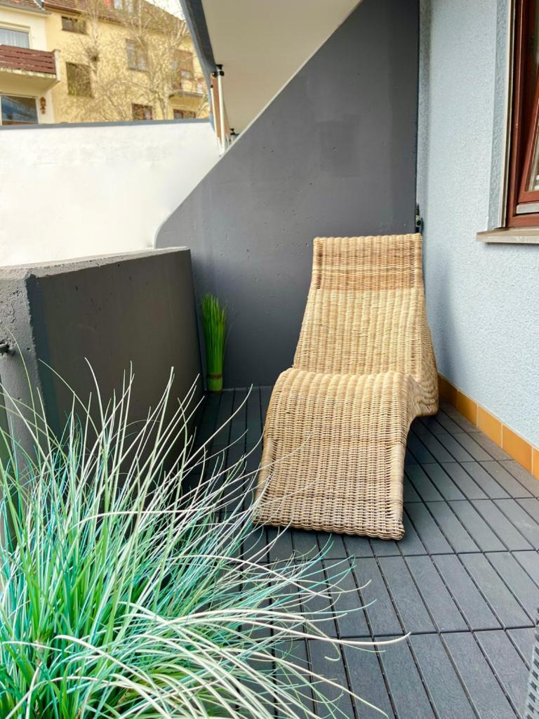 Living At Saarpartments -Adultsonly- 2 Bedrooms, Kitchen - Business & Holiday Apartments For Long- And Short Term Stay, 3 Min To Train Station, Secure E-Bike Parking! Саарбрюккен Экстерьер фото