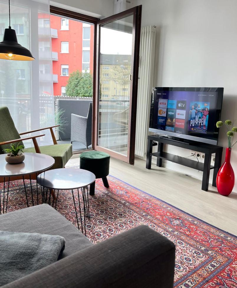 Living At Saarpartments -Adultsonly- 2 Bedrooms, Kitchen - Business & Holiday Apartments For Long- And Short Term Stay, 3 Min To Train Station, Secure E-Bike Parking! Саарбрюккен Экстерьер фото