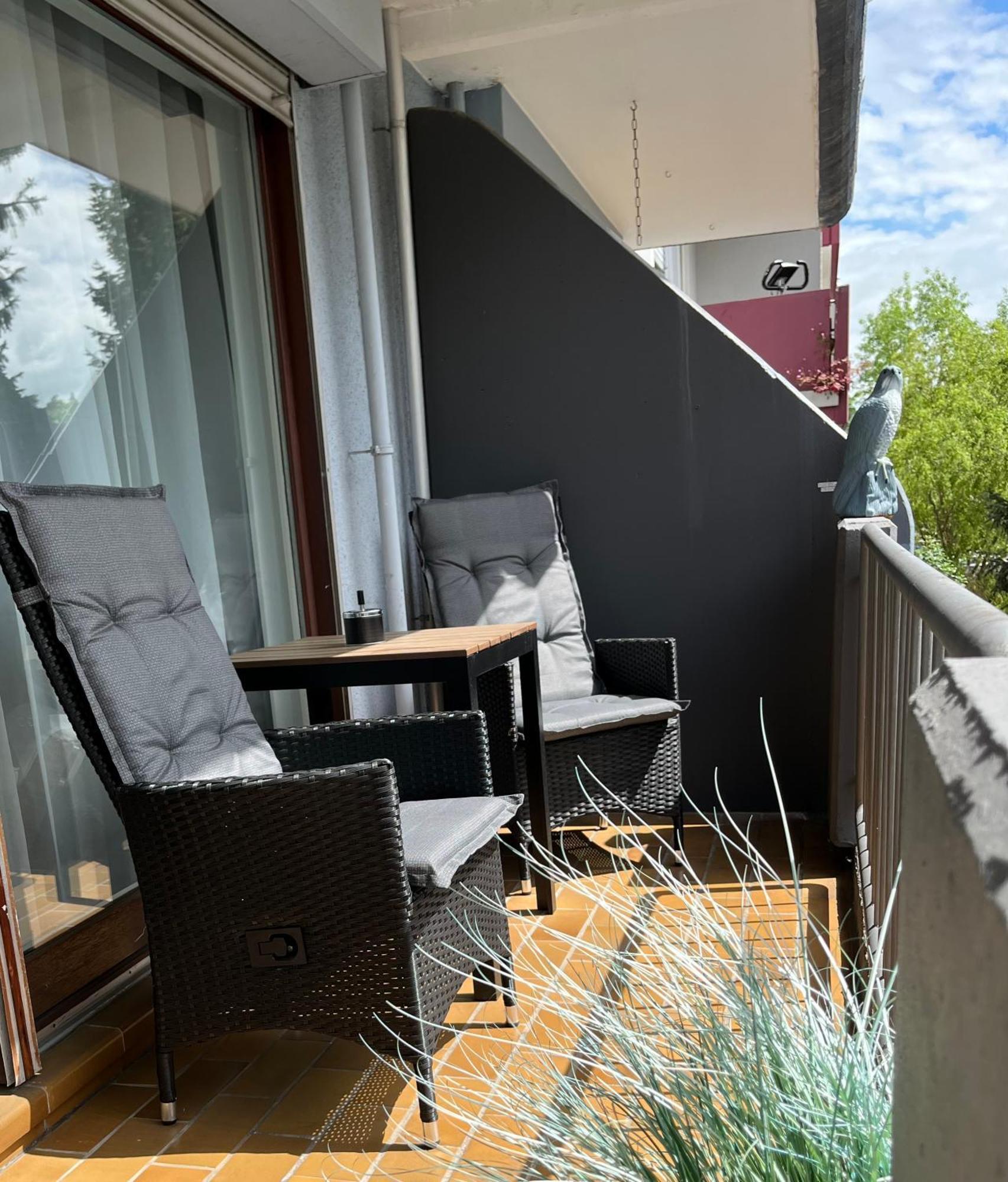 Living At Saarpartments -Adultsonly- 2 Bedrooms, Kitchen - Business & Holiday Apartments For Long- And Short Term Stay, 3 Min To Train Station, Secure E-Bike Parking! Саарбрюккен Экстерьер фото